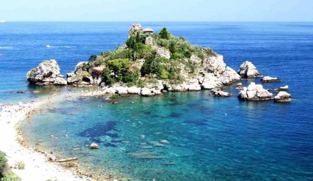 Isola Bella - foto flickr - lagazzettaennese.it