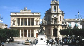 La CITTÀ più ARTISTICA d’Italia si trova in Sicilia | Qui lo stile Liberty regna sovrano, persino al mercato