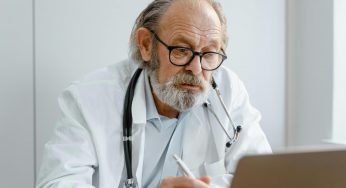 Medico di base, ora cambia tutto | Guai a dire questa frase al paziente, si rischia la DENUNCIA a effetto immediato