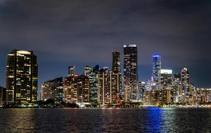 Miami di sera - foto pexels - lagazzettaennese.it