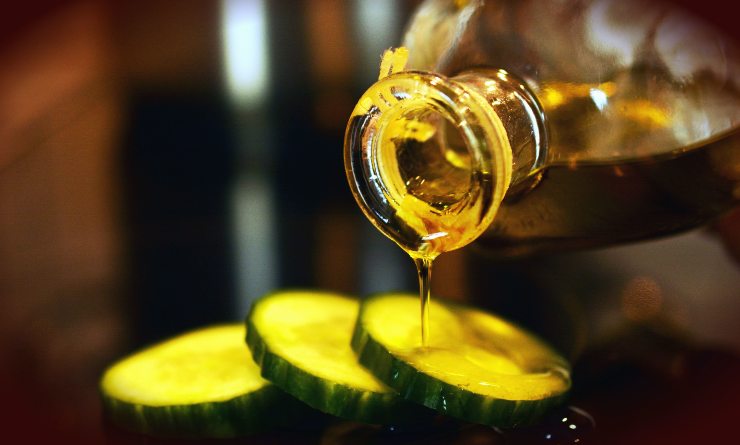 Olio di oliva - foto pixnio - lagazzettaennese.it