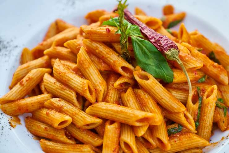 Pasta al sugo - foto pexels - lagazzettaennese.it