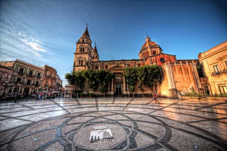 Piazza del Duomo Acireale - foto flickr - lagazzettaennese.it