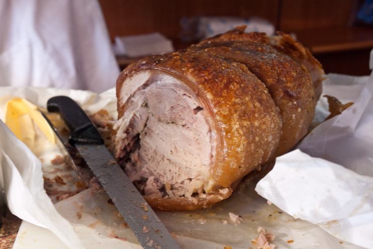 Porchetta a fette - foto flickr - lagazzettaennese.it