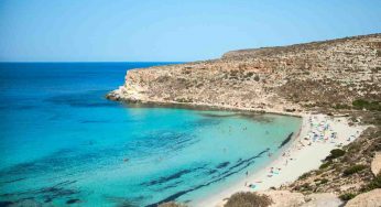 Le chiamano le TRE PERLE di SICILIA e sono le spiagge più scelte dai turisti | Ad agosto è atteso il boom anche sugli scogli