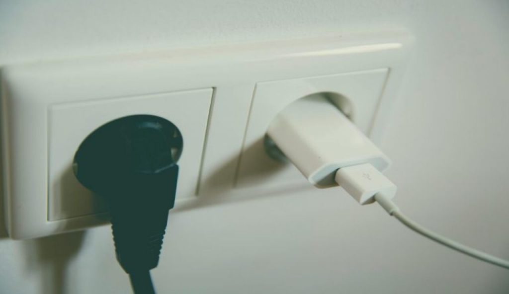 Spine attaccate alla corrente (Pexels Foto) - lagazzettaennese.it