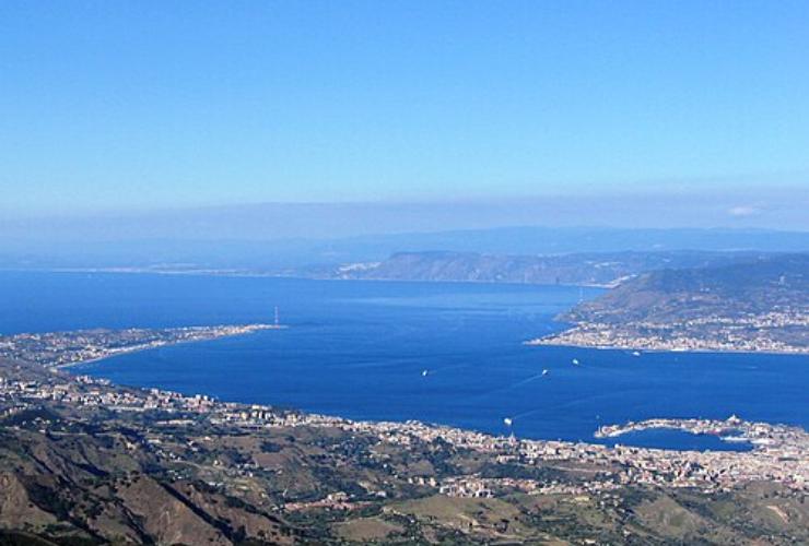 Stretto di Messina - foto wikipedia - lagazzettaennese.it