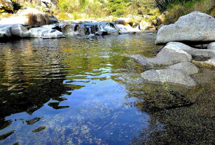 Torrente naturale - foto pixnio - lagazzettaennese.it