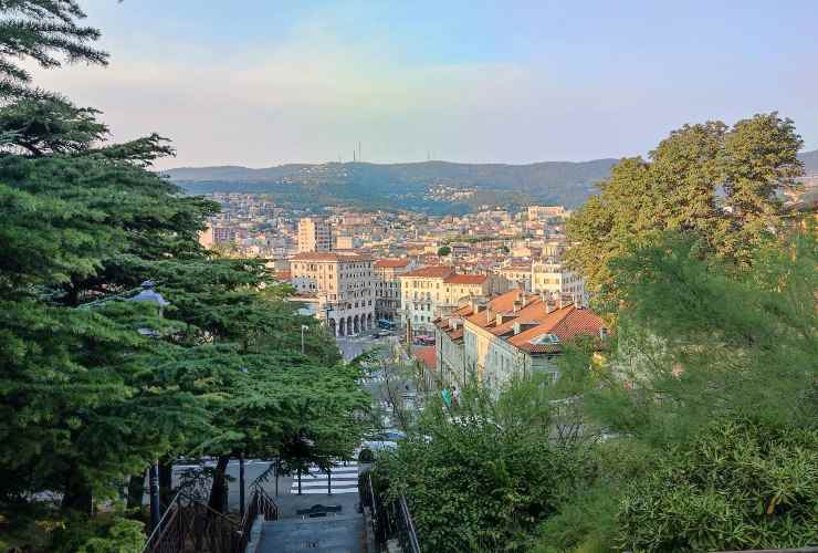 Trieste dall'alto - foto pexels - lagazzettaennese.it
