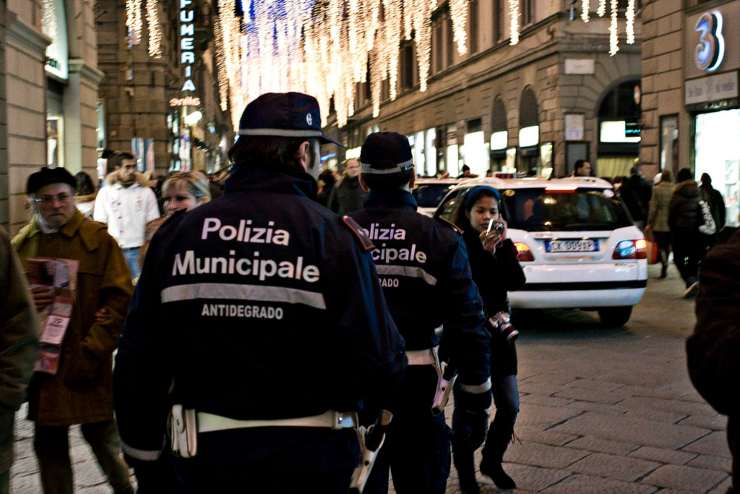 Polizia municipale - foto flickr - lagazzettaennese.it