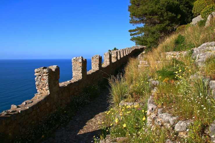 Sentiero Rocca Cefalù - foto flickr - lagazzettaennese