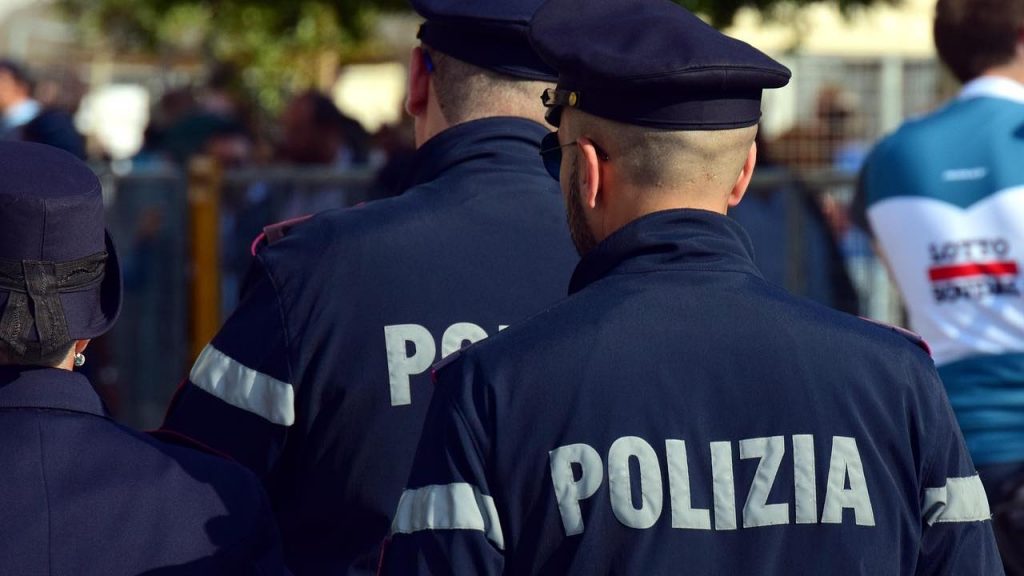 Polizia (Lagazzettaennese.it)