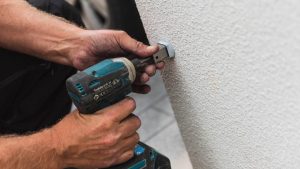 Operaio al lavoro (Pixabay) - Lagazzettaennese.it